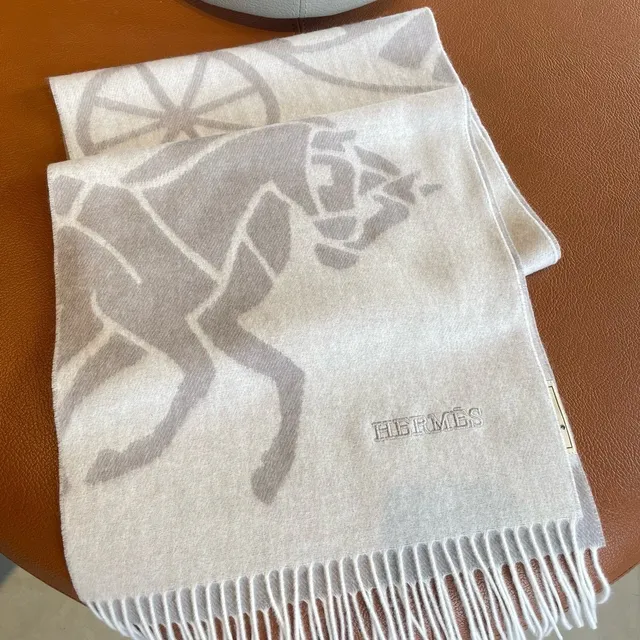 Hermès Calèche Motif Ivory and Gray Cashmere Scarf