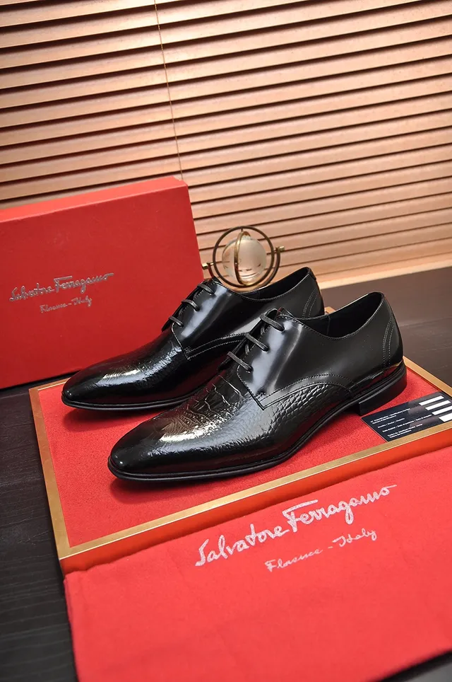 Black Glossy Patent-Like Toe Croc-Embossed Side Panel Oxford Shoes