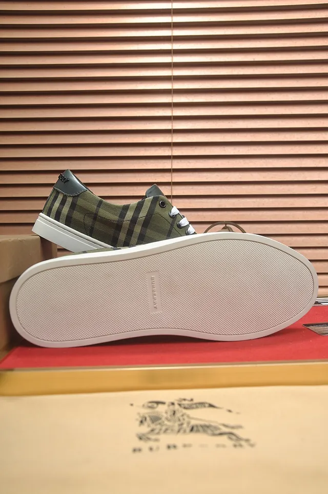 Burberry House Check Plaid Canvas Low-Top Lifestyle Sneakers