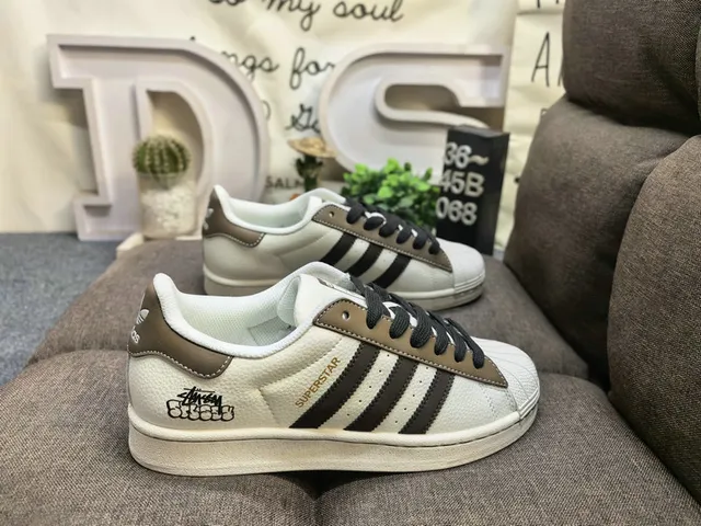 Stussy Beige Navy Low-Top Cupsole Lifestyle Sneakers