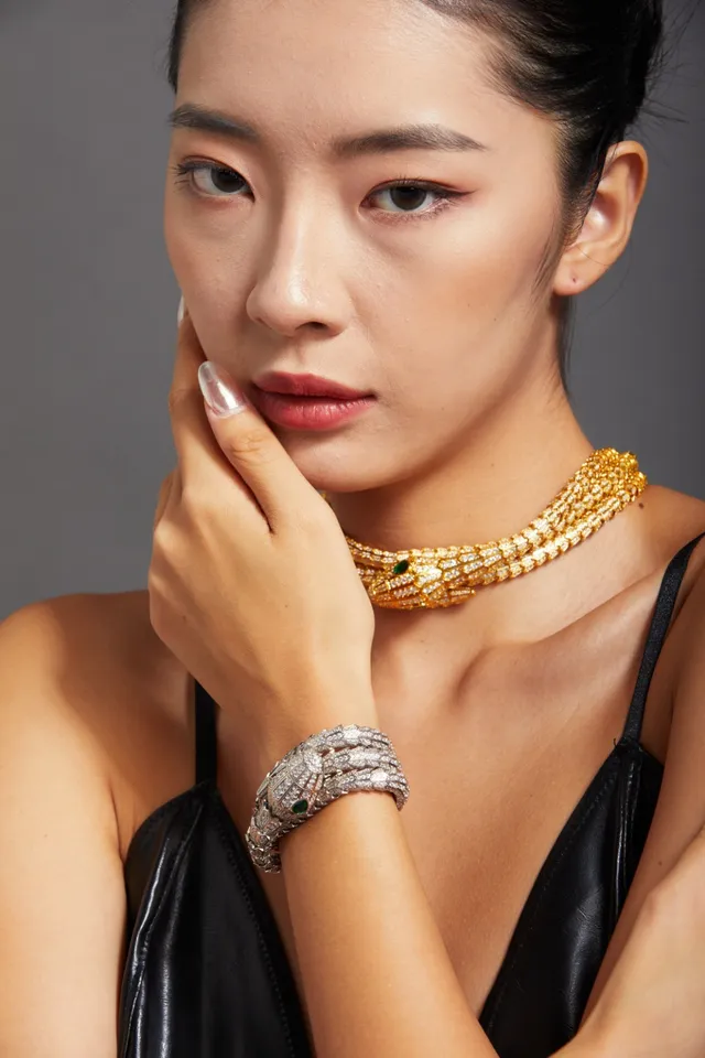 Bvlgari Serpenti High Jewelry Diamond and Emerald Coiled Bracelet