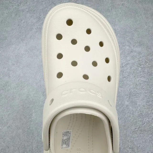 Crocs Classic Clog Platform Beige Clogs