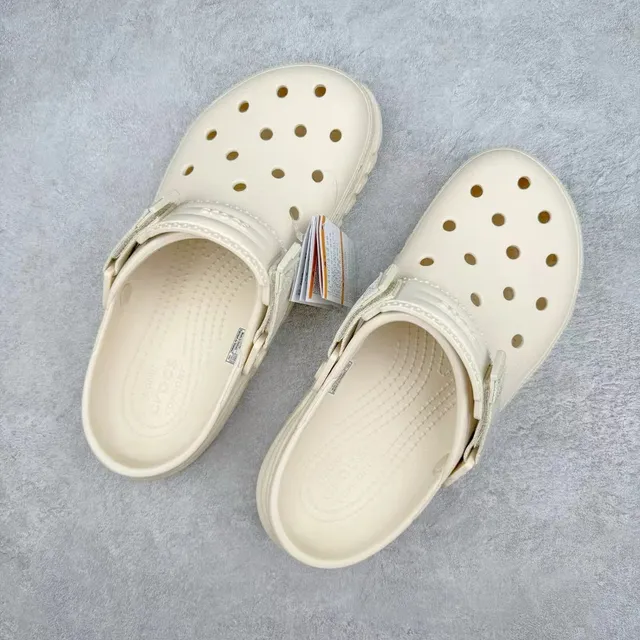 Crocs Echo Clog Off-White Molded Foam Clog