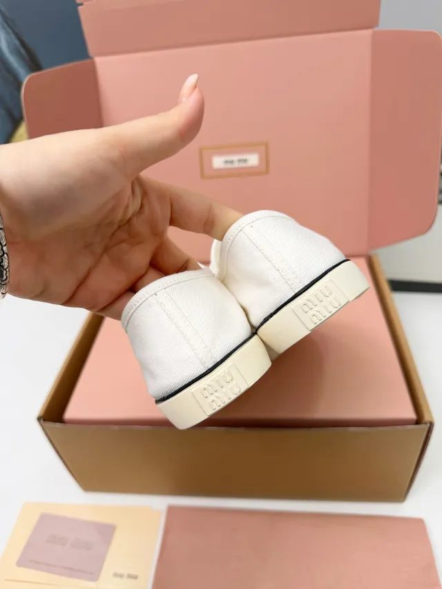 Miu Miu White Black Low-Top Upper Canvas Shoes
