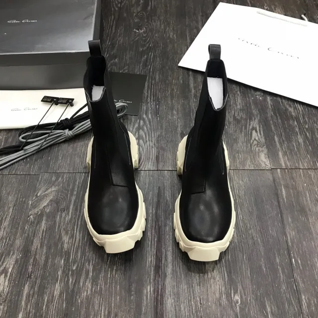 Black Beige Leather Upper Elastic Side Panels Chelsea Boots