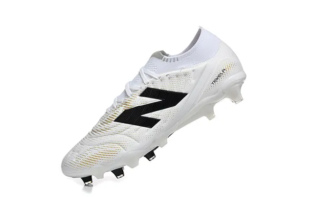 New Balance White Black Low-Cut Knit Upper Asymmetric Lacing System Firm-Ground Soccer Shoes