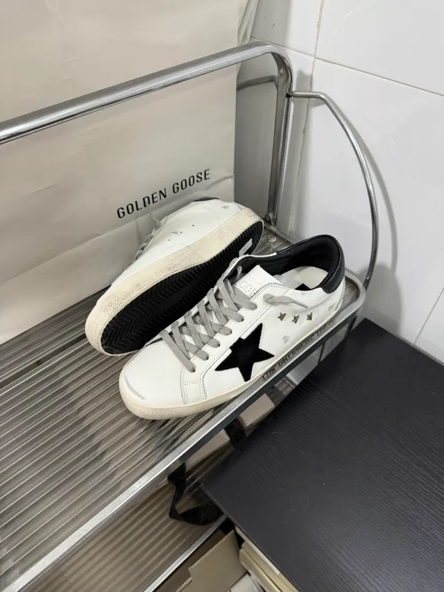 Golden Goose Super-Star Distressed White Black Star Lifestyle Sneakers