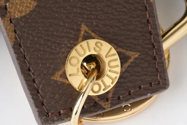 Louis Vuitton Monogram Canvas Key Tag Card Holder