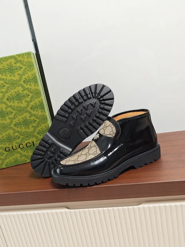 Gucci Black Beige Glossy Patent Leather GG Monogram Canvas Loafer