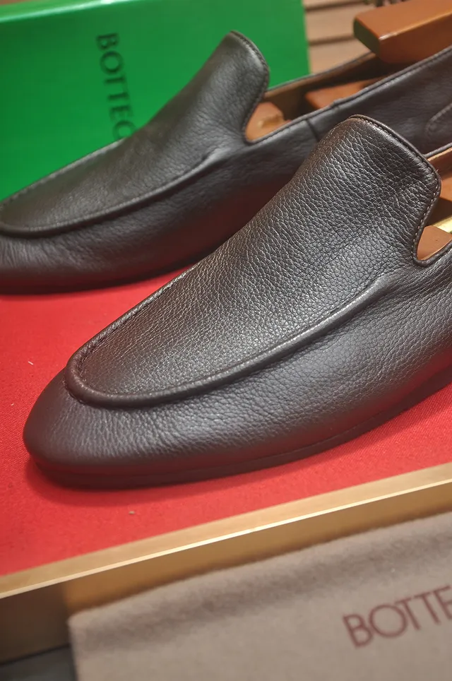 Bottega Veneta Brown Beige Pebbled Leather Moccasin-Stitched Toe Loafer
