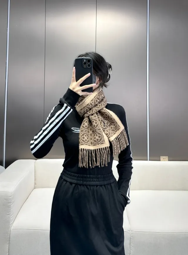 Louis Vuitton Geometric Monogram Jacquard Beige and Brown Cashmere Scarf