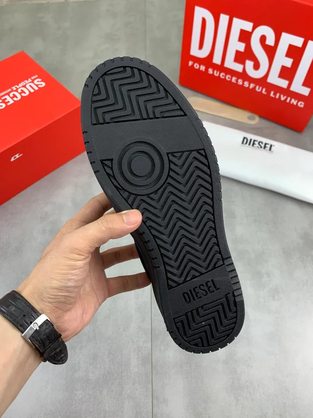 Diesel All-Black Padded Collar Lifestyle Sneakers