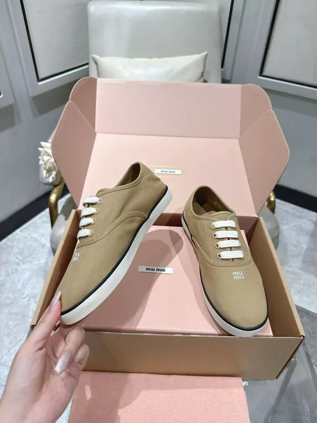 Beige White Low-Top Upper Canvas Shoes