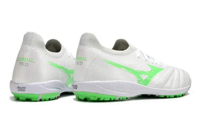 Mizuno White Green Low-Cut Lace-Up Synthetic Quilted Upper Turf Soccer Shoes