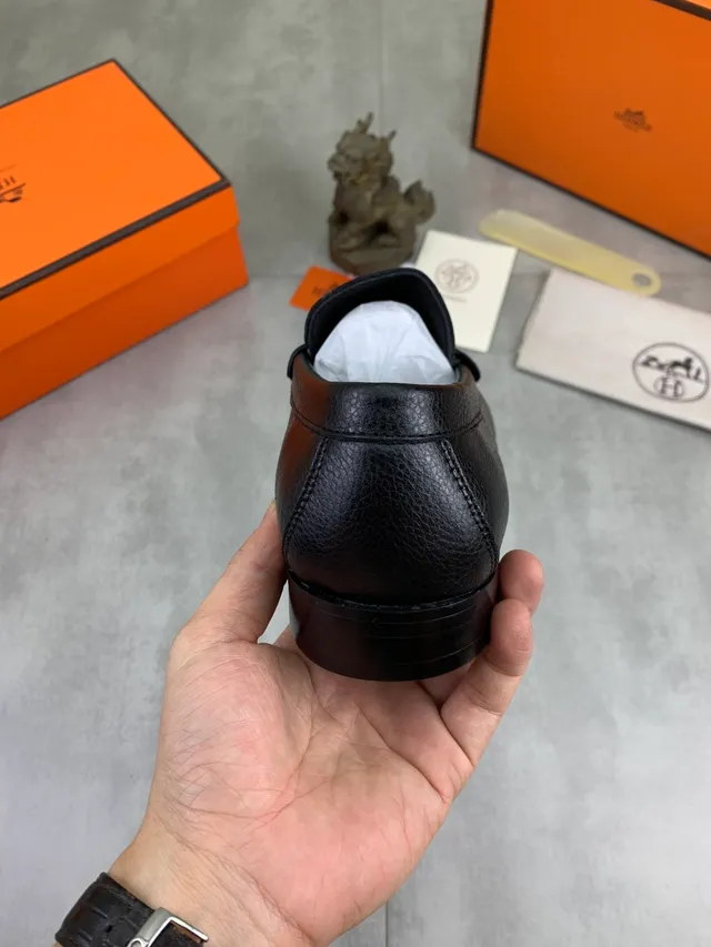 Hermès Oran Black Pebbled Leather H-Strap Loafer