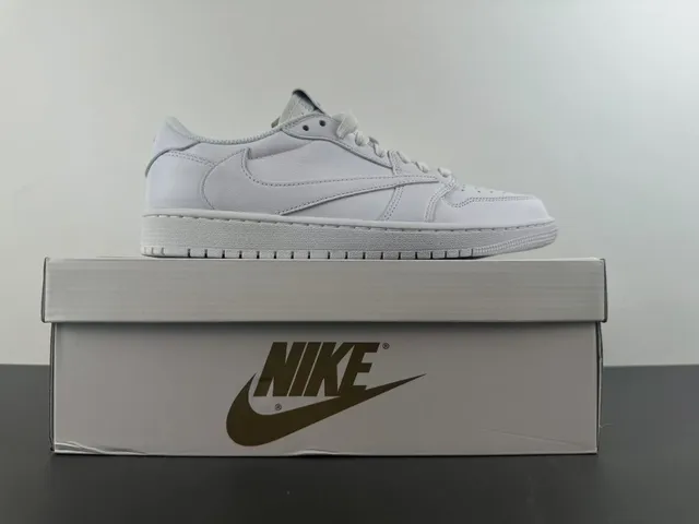 Reebok White Leather Paneled Construction Lifestyle Sneakers