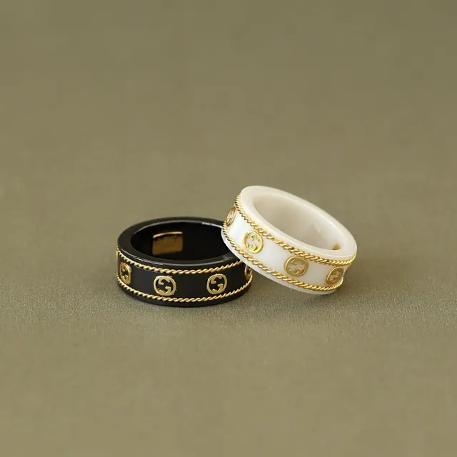 Gucci Black Gold Ceramic Interlocking G Logo Ring