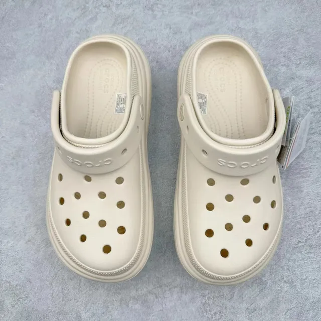 Crocs Classic Clog Platform Beige Clogs