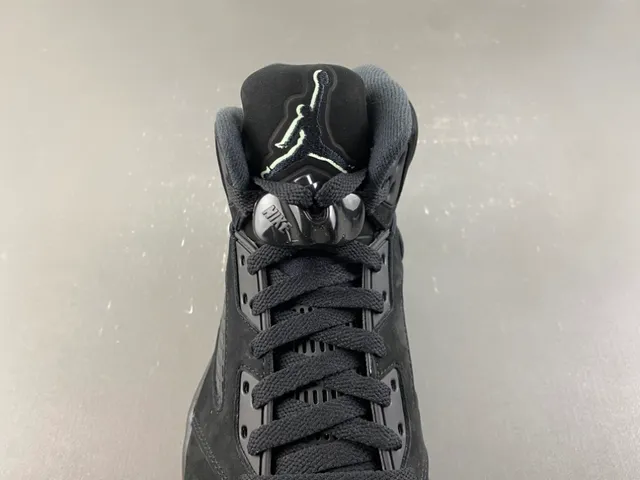 Air Jordan 5 Black Red Lightning Bolt Basketball Shoes