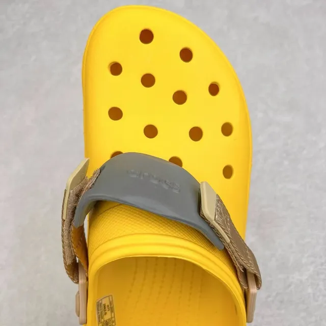 Crocs Echo Clog Yellow and Gray Molded Foam Clog