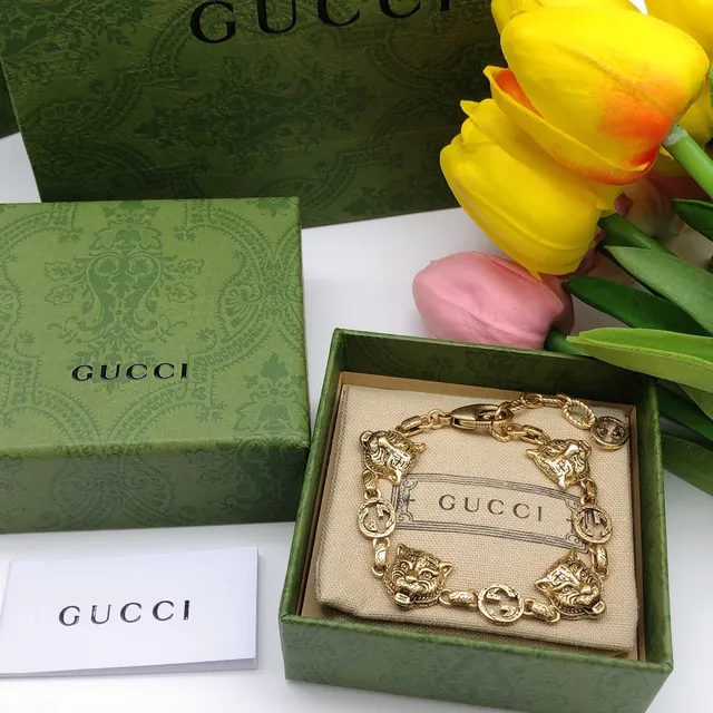 Gucci Tiger Head and Interlocking G Charm Bracelet