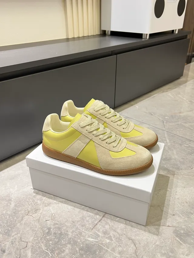 Maison Margiela White Multicolor Low-Top Leather Upper Lifestyle Sneakers