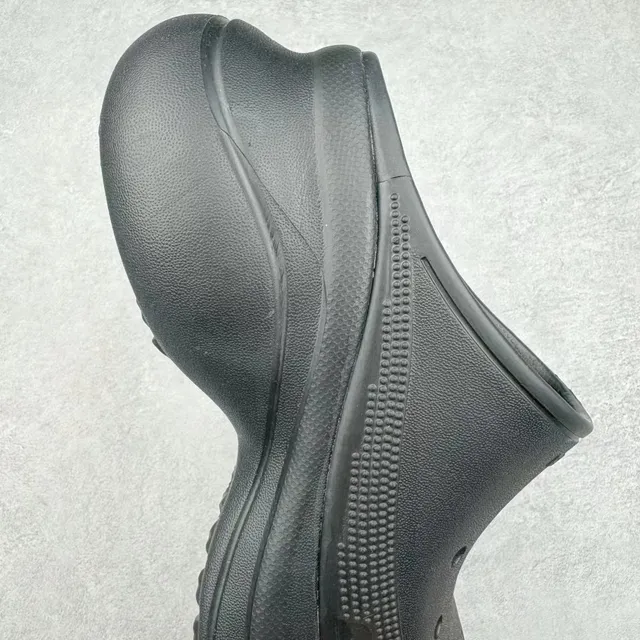 Crocs Classic Clog Black Platform Molded Foam Clog
