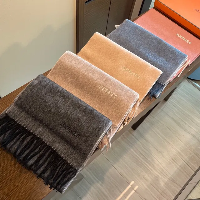 Hermès Beige Soft Texture Frayed Edge Finish Cashmere Scarf