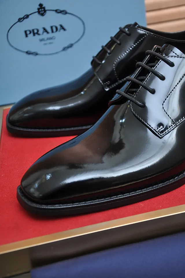 Black and Tan Saddle Cap Toe Oxford Shoes