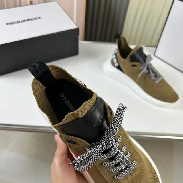 Dsquared2 Beige Red Knit Sock-Fit Upper Maple Leaf Graphic Lifestyle Sneakers