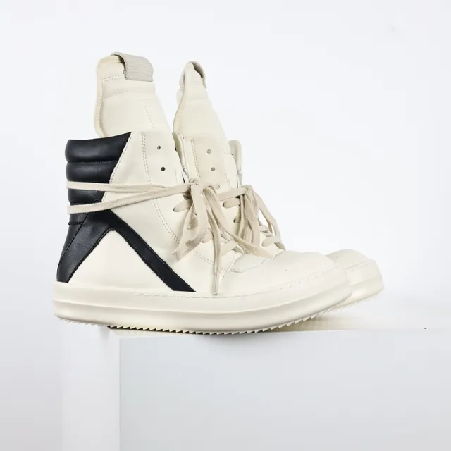 Rick Owens Geobasket Off-White and Black Lifestyle Sneakers
