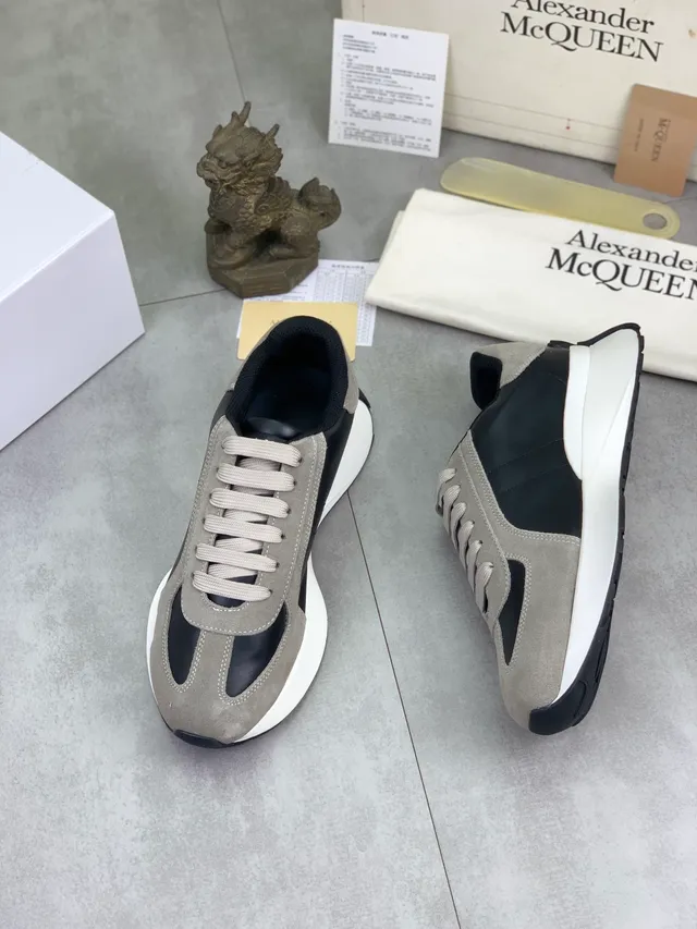Alexander McQueen Oversized Sneaker Gray and Black Lifestyle Sneakers
