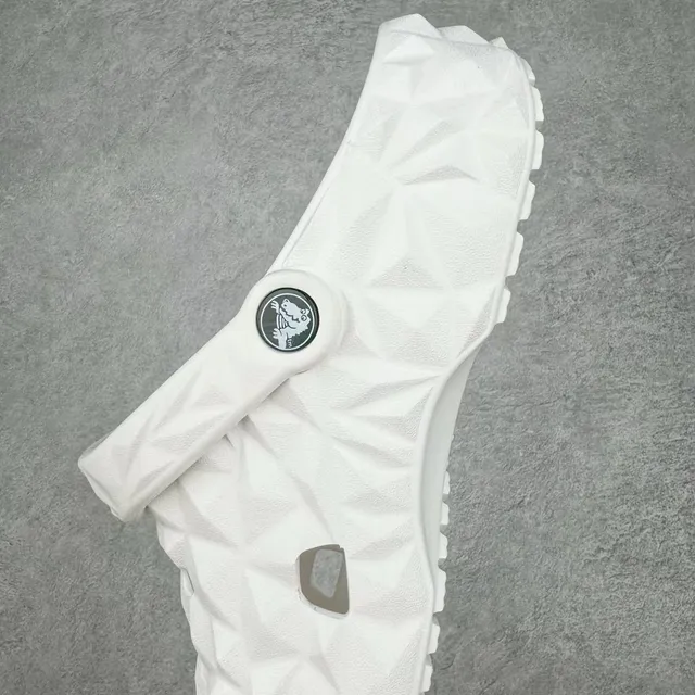 Crocs Echo White Geometric Faceted Upper Molded Foam Construction Clog