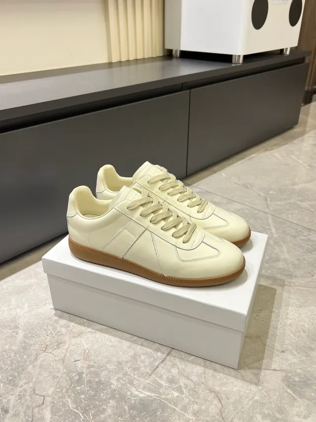 Maison Margiela White Multicolor Low-Top Leather Upper Lifestyle Sneakers