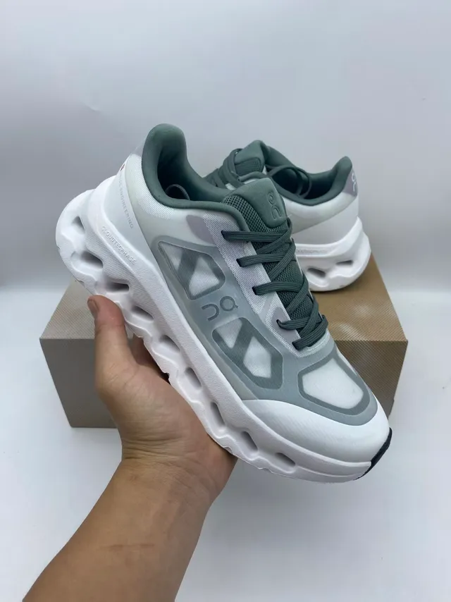 On Beige Gray Sculpted Open-Cell Midsole Mesh And Synthetic Overlay Upper Running Shoes