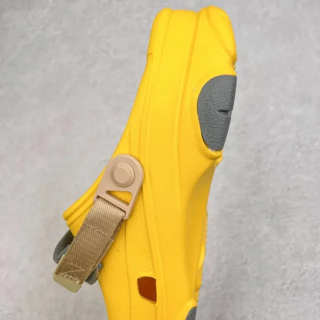 Crocs Echo Clog Yellow and Gray Molded Foam Clog