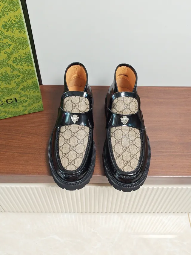 Gucci Black Beige Glossy Patent Leather GG Monogram Canvas Loafer