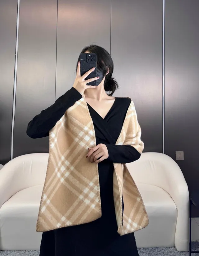 Burberry Beige and Off-White Check Cashmere Scarf