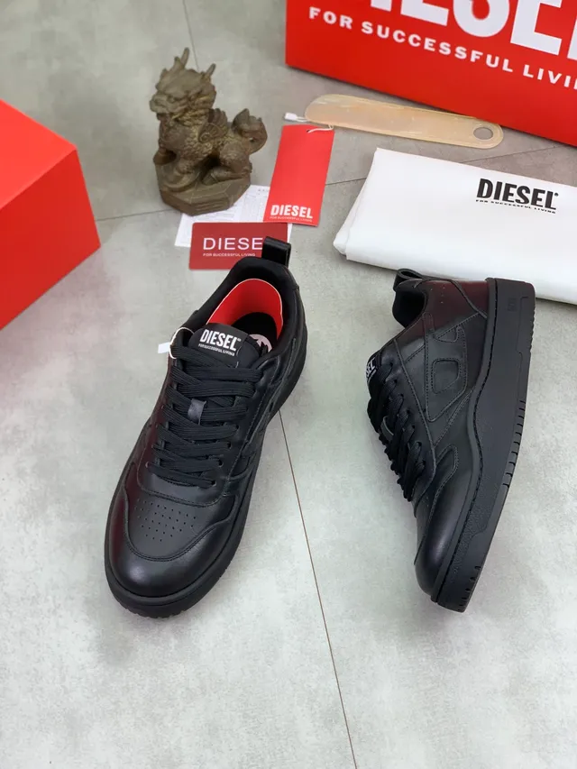 Diesel Black Red Full-Grain Leather Upper Perforated Toe Cap Lifestyle Sneakers