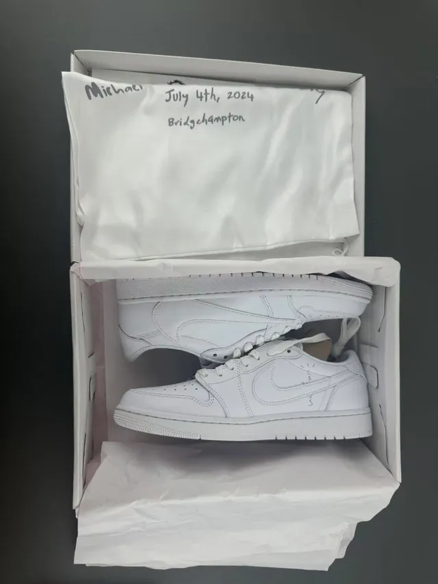 Reebok White Leather Paneled Construction Lifestyle Sneakers