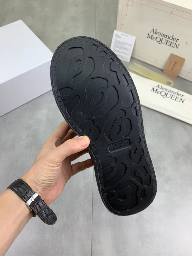 Alexander McQueen Black Silver Glitter-Covered Upper Oversized Silhouette Lifestyle Sneakers