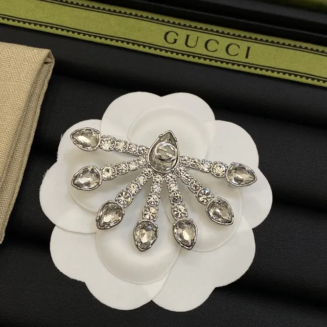 Gucci Crystal Fan-Shaped Interlocking G Brooch
