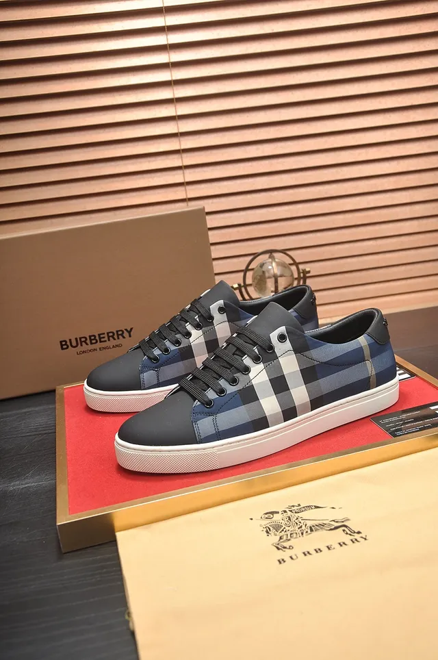 Burberry Check Pattern Low-Top Rubber Sole Sneaker