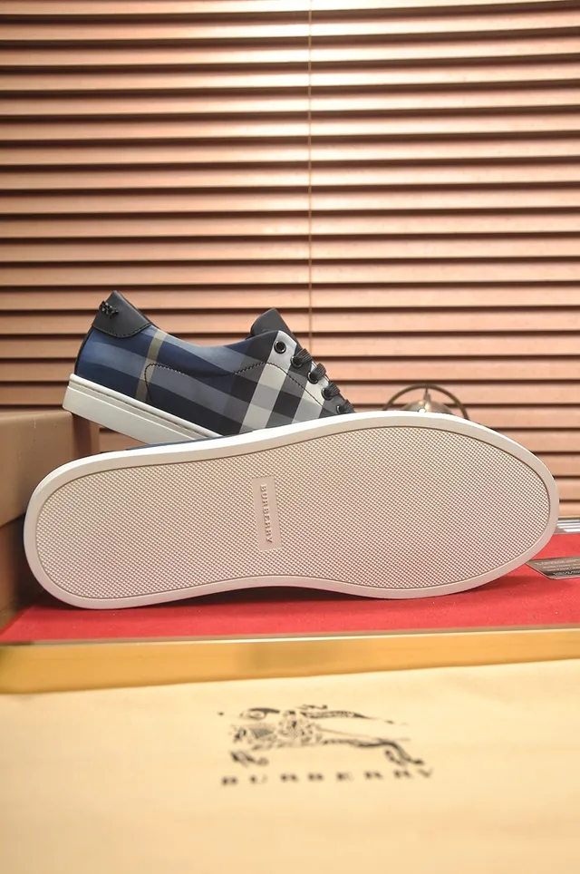 Burberry Check Pattern Low-Top Rubber Sole Sneaker