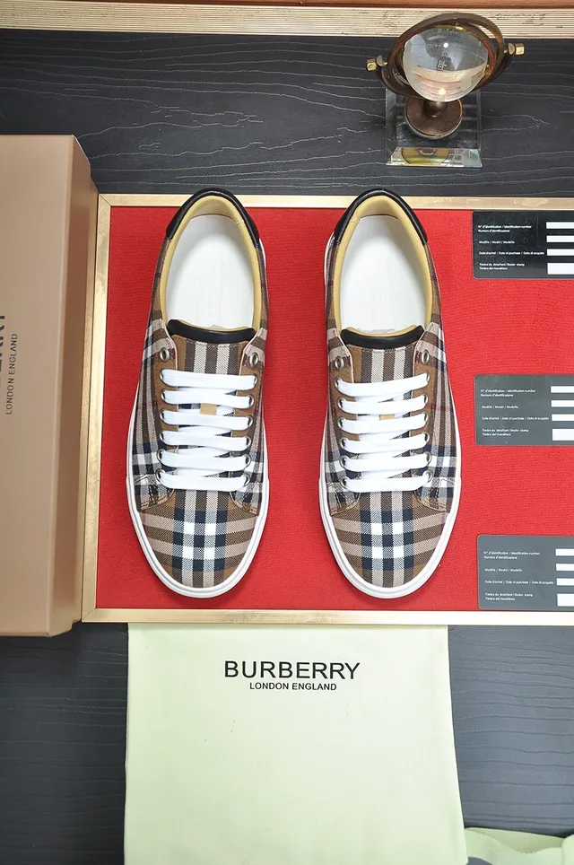 Burberry Check Pattern Low-Top Lifestyle Sneakers