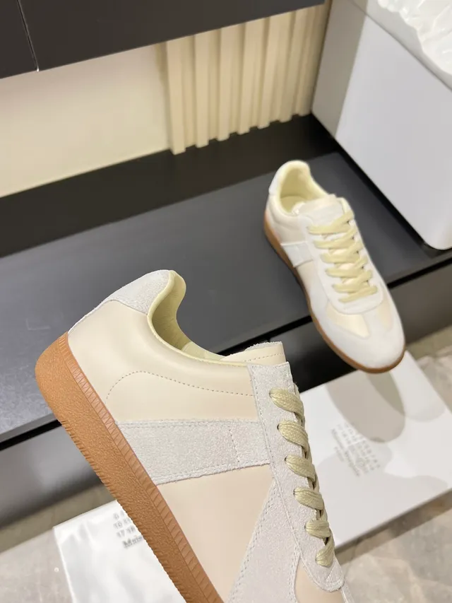 Maison Margiela White Multicolor Low-Top Leather Upper Lifestyle Sneakers