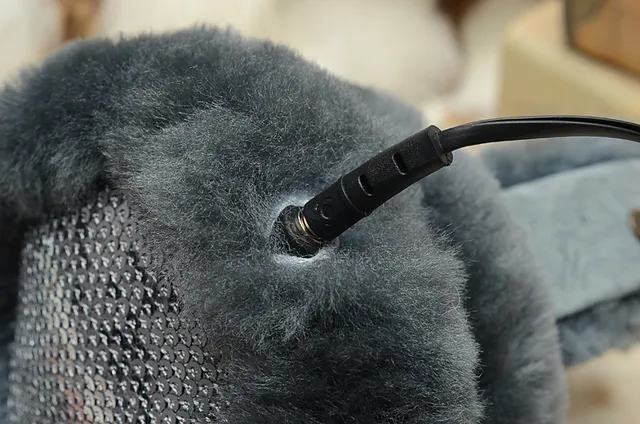 UGG Classic Black Beige Fur-Lined Shearling Interior Beanie