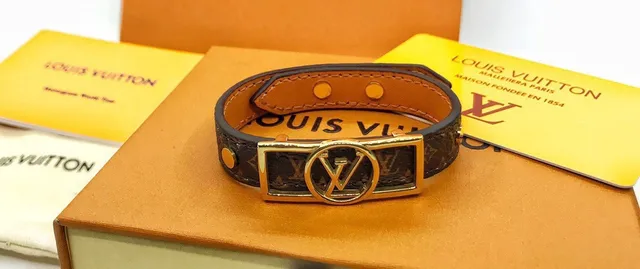 Louis Vuitton Monogram Canvas Circle Buckle Brown Gold Leather Belt