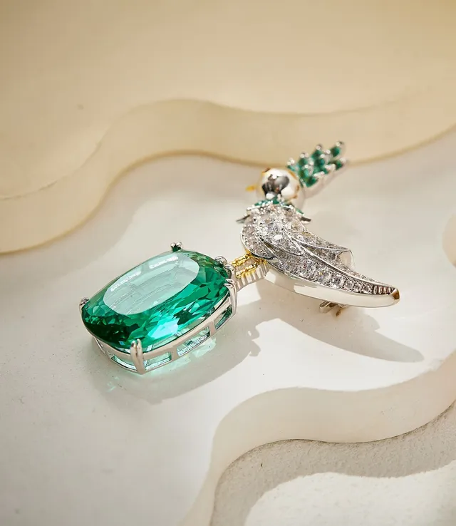 Gold Green Bird-Shaped Emerald-and-Diamond Brooch