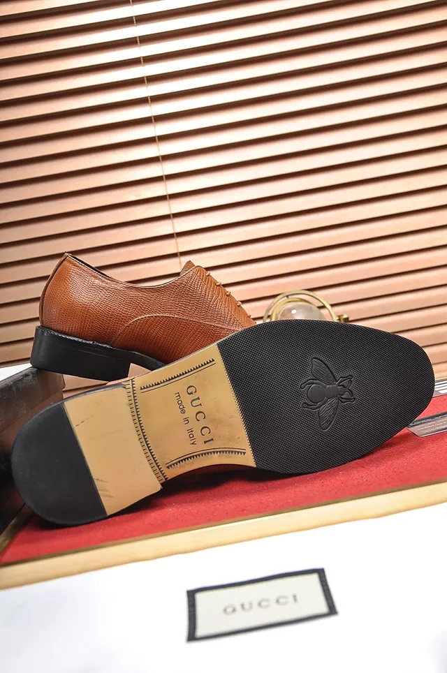 Gucci Cap-Toe Lizard-Textured Leather Oxford Shoes